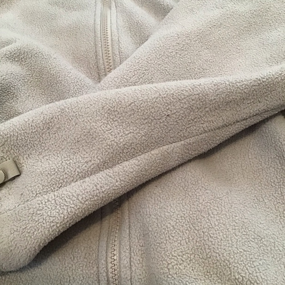 SOLD North Face Gray Fleece Zip Up Sweatshirt - Picture 4 of 8